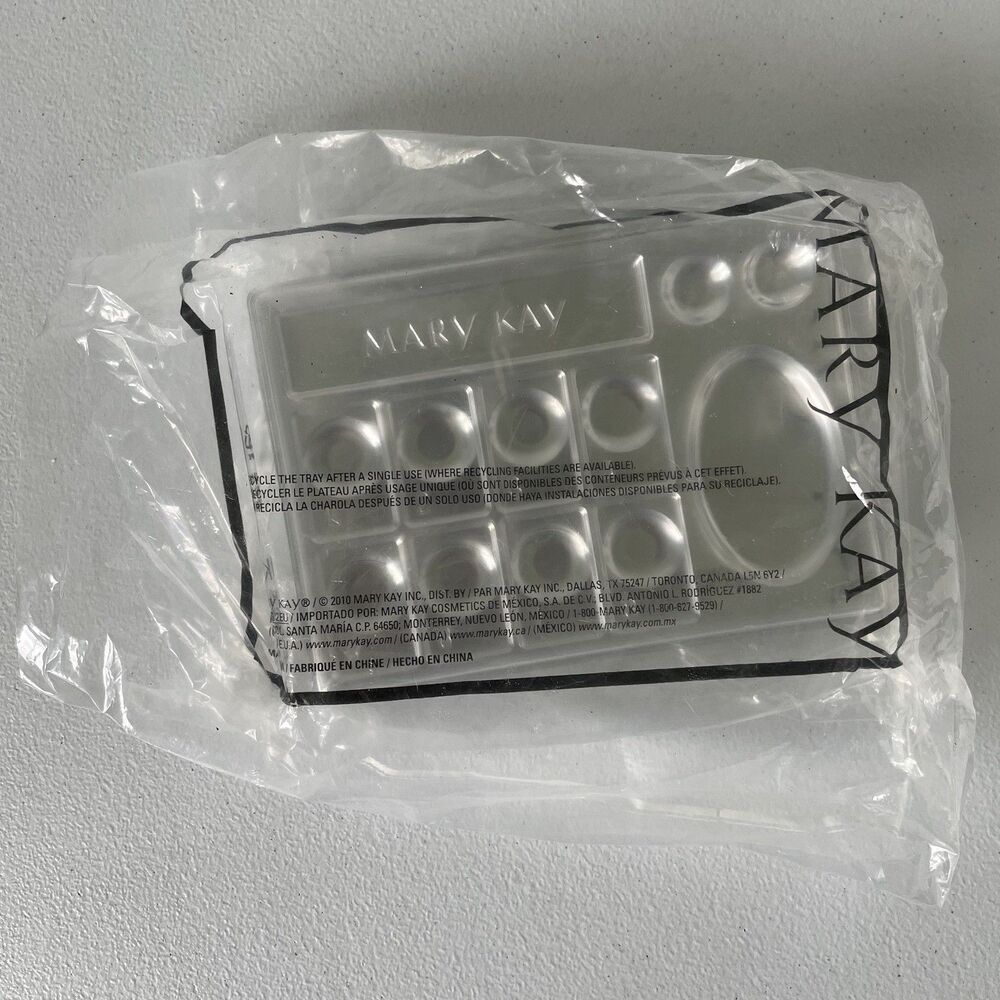 Mary Kay Clear Disposable Sing Use Makeup Palette Plastic Tray Samples Lot of 25